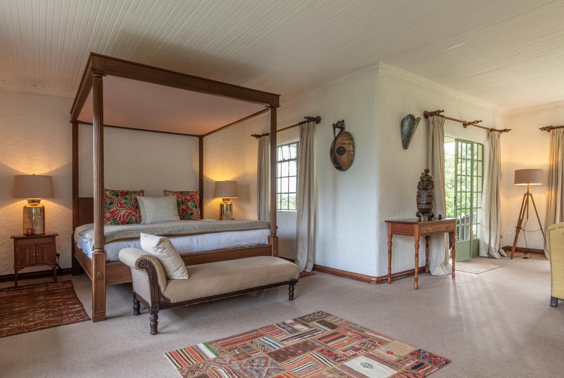 Sabyinyo Lodge