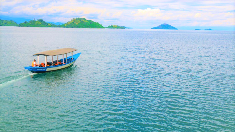 Boat trip in Lake Kivu 